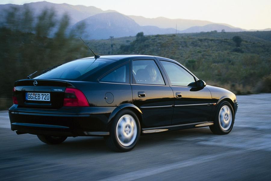  Opel Vectra Hatchback (B) 1999 года  (фото 5 из 9)